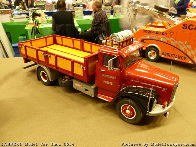 jabbeke-2014-on-the-road-scale-model-car-show-trucks-rigs-trailers011