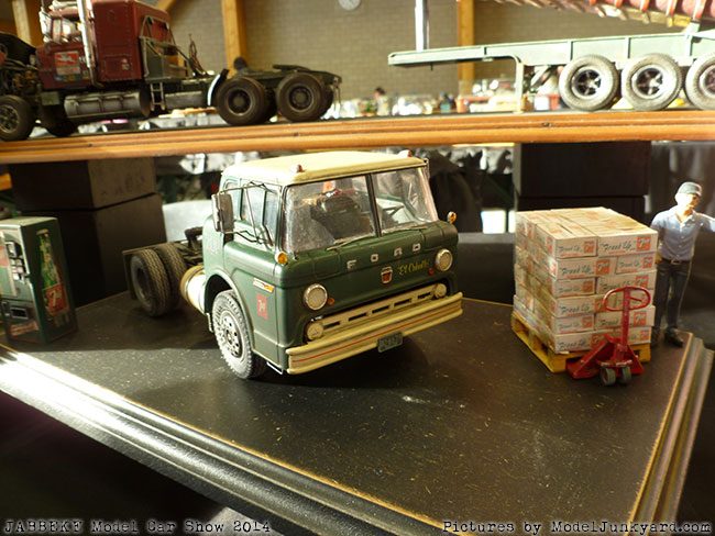 jabbeke-2014-on-the-road-scale-model-car-show-trucks-rigs-trailers072